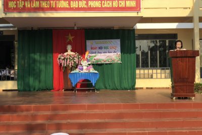 Sôi nổi Ngày hội “Sách hay cần bạn đọc” trường Tiểu học Hoàng Hanh